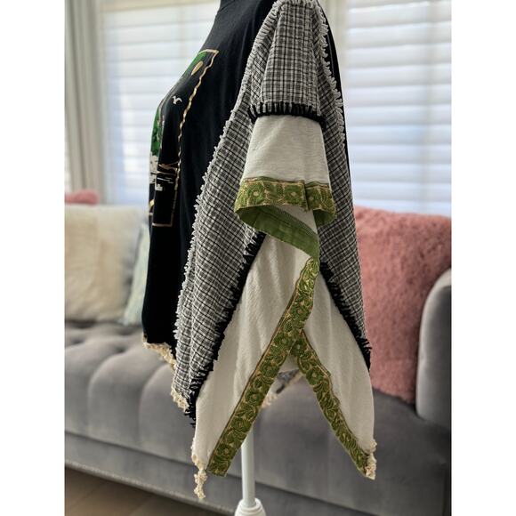 NWT Handmade  and Upcycled San Francisco Cable Car Poncho One Size 1-2 DAY SHIP - Picture 3 of 7